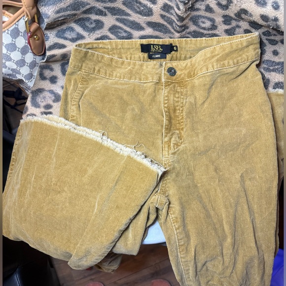 L&B Mustard Corduroy Bellbottom Women’s Size 6/32  Flare Pants - Picture 3 of 4